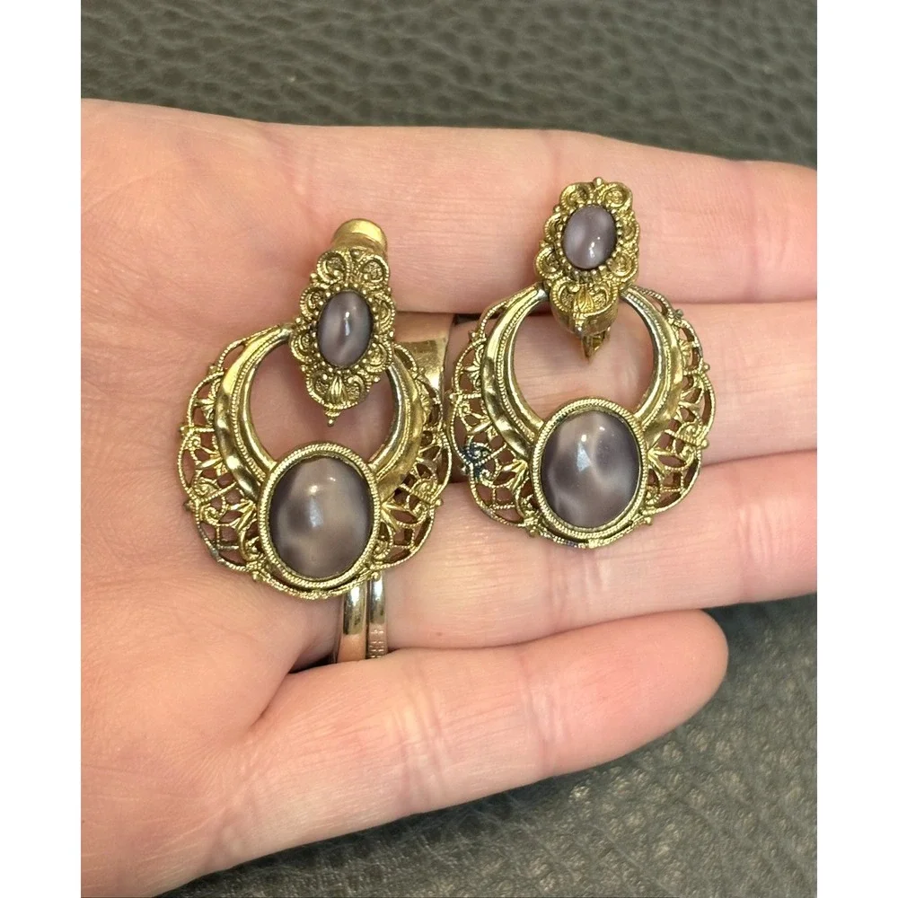 1928 Vintage 80s 90s DOOR KNOCKER Purple Marbled Cabochons Filigree EARRINGS